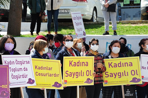 balcovali-kadinlardan-istanbul-sozlesmesi-protestosu-857222-1.
