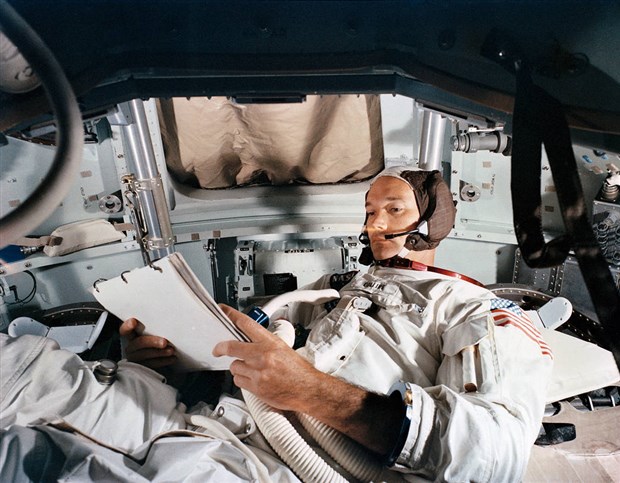 apollo-11-astronotu-michael-collins-90-yasinda-hayatini-kaybetti-870030-1.