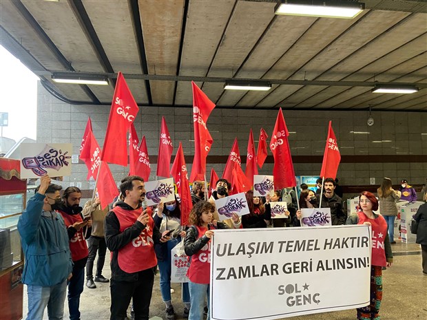 istanbul-da-universite-ogrencileri-ulasim-zamlarini-protesto-etti-1000623-1.
