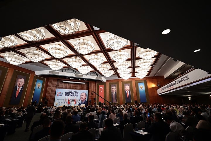 Erdoğan, Kızılcahamam’da düzenlErdoğan, partisinin 30. İstişare ve Değerlendirme Toplantısı'na katılarak konuşma yaptı (AA)
