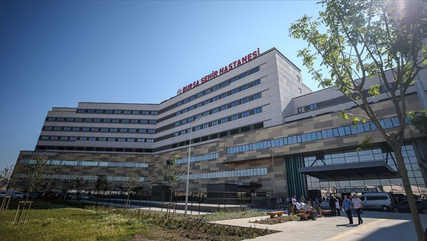 Bursa Şehir Hastanesi’nin inşaatını üstlenen Rönesans Holding buranın işletmesini Danimarkalı ISS şirketine satmıştı. (AA)