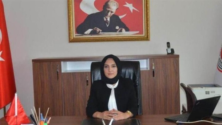 Gümüşhane'ye atanan Tuba Ersöz Ünver Türkiye’nin ilk türbanlı İl Cumhuriyet Başsavcısı oldu