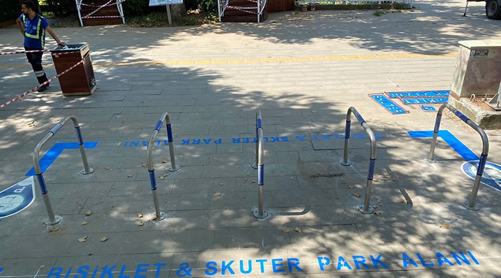 İstanbul Büyükşehir Belediyesi Kadıköy'de 52 scooter park alanı yapacak. 