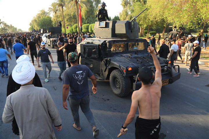 Sadr'a bağlı grupların protestolarından (AA)