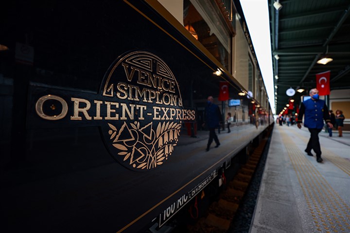 tarihi-orient-express-treni-istanbul-a-ulasti-1058609-1.