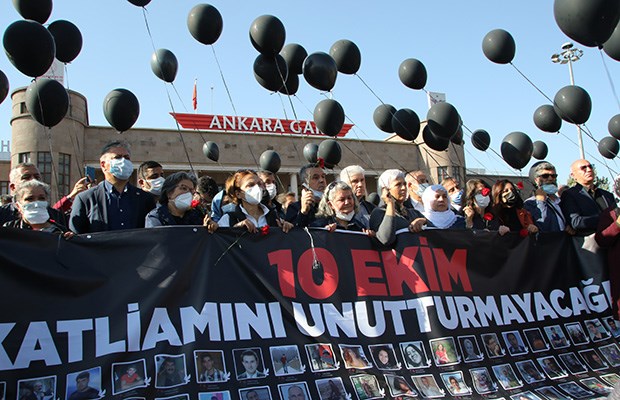 10 Ekim'de Ankara'da gerçekleşen saldırıda yaşamını yitirenler her yıl anılıyor.