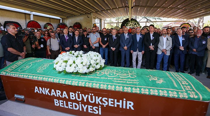 Şener’in cenazesine CHP Genel Başkanı Kılıçdaroğlu da katıldı.