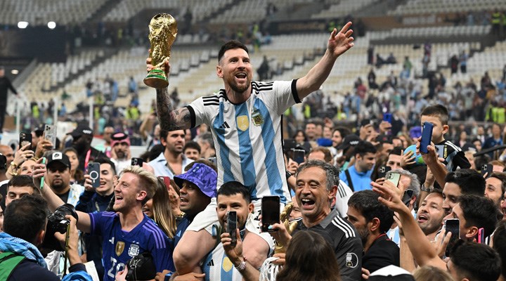 Messi, 5'inci Dünya Kupası'nda şampiyonluk hasretini sonlandırdı.