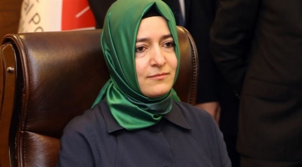 Eski Aile Bakanı Fatma Betül Sayan Kaya'nın kardeşleri 'yetenekleriyle' göz dolduruyor.