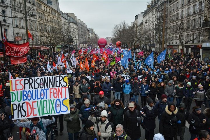 Fransa'da emeklilik reformuna karşı protestolara milyonlarca kişi katılmıştı / AA