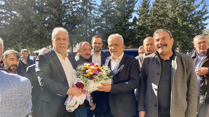Şamil Tayyar’ı Nurdağı’nı ziyaretinde Belediye Başkanı Ökkeş Kavak (ortada) ve Belediye Meclis Üyesi Mustafa Gökkaya karşılamıştı. Şimdi iki isim de tutuklu
