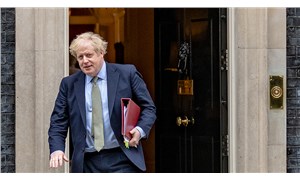 Koronavirüse yakalanan İngiltere Başbakanı Johnson hastaneye kaldırıldı