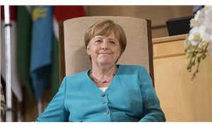 Almanya Başbakanı Merkel: Uzunca bir süre pandemiyle yaşayacağız