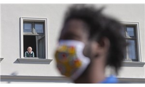 Almanya’da koronavirüs tedbirlerine karşı protestolar