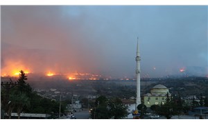 Mersin ve Hatayda orman yangını: Yerleşim yerlerine sıçradı