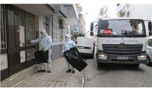 Efeler Belediyesi, karantinadaki yurttaşların çöplerini topluyor