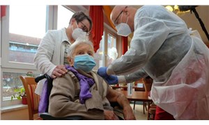 Almanya’da ilk koronavirüs aşısı yapıldı