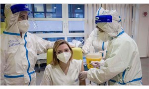 İtalyada koronavirüs aşısı olanların sayısı 500 bini geçti