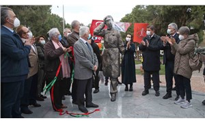 Karşıyakada Sağlık Emekçilerine Saygı Anıtı açıldı