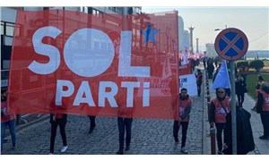 SOL Parti, Artvinde gözaltı gerekçesi yapılan İstanbul Sözleşmesi pankartını genel merkeze astı