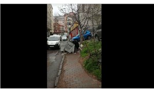 İnkar, yoksulluğu örtmüyor: Şimdi de İstanbulda yaşlı bir yurttaş çöpte yemek ararken görüntülendi
