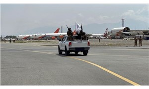 Fransız bakan Le Drian: Taliban havalimanı işletmesi için Katar ve Türkiye ile görüşüyor