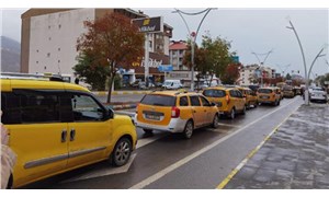 Dersim'de taksicilerden akaryakıt zammına protesto