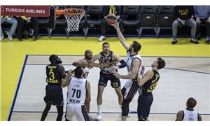 EuroLeague'de Fenerbahçe, Milan'a 25 sayı farkla yenildi