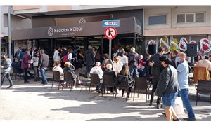 İzmir'de Kozalak Kitap Kafe açıldı