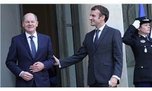 Scholz’dan ilk yurt dışı ziyareti: Macron ile bir araya geldi