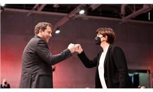 Almanya’da SPD’nin eş genel başkanları Esken ve Klingbeil oldu