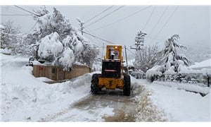 Antalya'da kar yolları kapattı