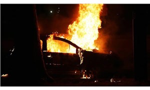 Fransa’da yılbaşı gecesinde 874 araç ateşe verildi