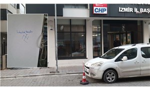 CHP İzmir İl Başkanlığı binasına ırkçı yazı
