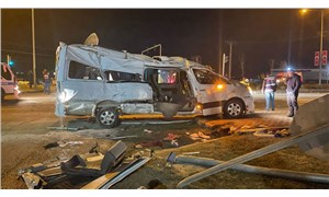 Mardin'de işçileri taşıyan servis minibüsleri kaza yaptı: 11 yaralı