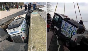 Rize'de belediye aracı yolun içine düştü