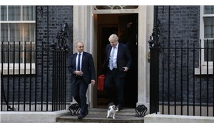 Boris Johnson, Başbakanlık binasındaki parti nedeniyle özür diledi