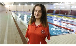 Sümeyye Boyacı, para yüzmede kendisine ait Türkiye rekorunu kırdı