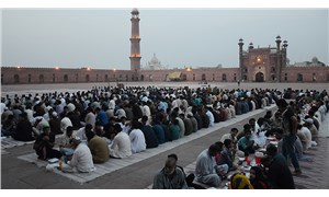 Pakistan'da Kuran yakmakla suçlanan kişi, taşlanarak öldürüldü