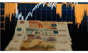 Rus rublesi, haftaya yüzde 8'den fazla değer kaybıyla başladı