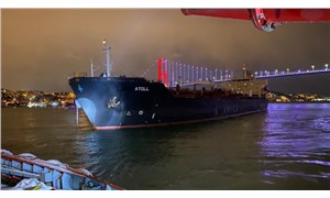 İstanbul Boğazı’nda dümeni kitlenen 183 metrelik tanker sürüklendi