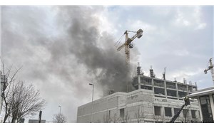 Bağcılar'daki hastane inşaatında yangın: İşçiler mahsur kaldı