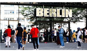 Almanya'da 'karantina zorunluluğunu kaldırma' kararı iptal edildi