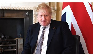 Polisin ceza kestiği İngiltere Başbakanı Johnson, tekrar özür diledi