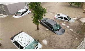 Adıyaman'da sağanak yağış: Çok sayıda araç su altında kaldı