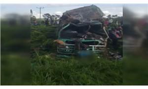 Uganda’da otobüs devrildi: 20 ölü