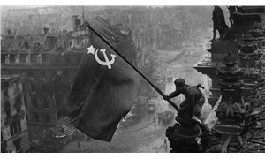 Berlin'de Faşizme Karşı Zafer Günü’nde, SSCB’nin bayrağını taşımak yasaklandı