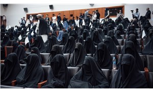 Taliban: Kadınların halka açık yerlerde burka giymeleri zorunlu oldu