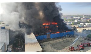 Arnavutköy'de fabrikada yangın: İtfaiyenin çalışmaları sürüyor