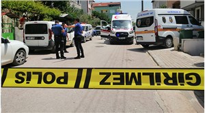 Kocaeli'de bir erkek, boşanma aşamasında olduğu kadını öldürüp kızını yaraladı